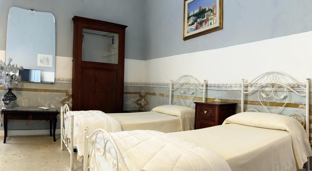 B&B Dimora Muzio And Restaurant Gallipoli Ruang foto